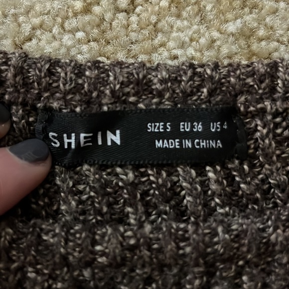 Cropped sweater - Picture 3 of 3